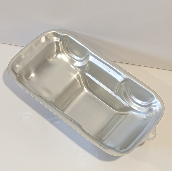Wilton 3D cruiser car cake pan 2105-2043 - Picture 3 of 8